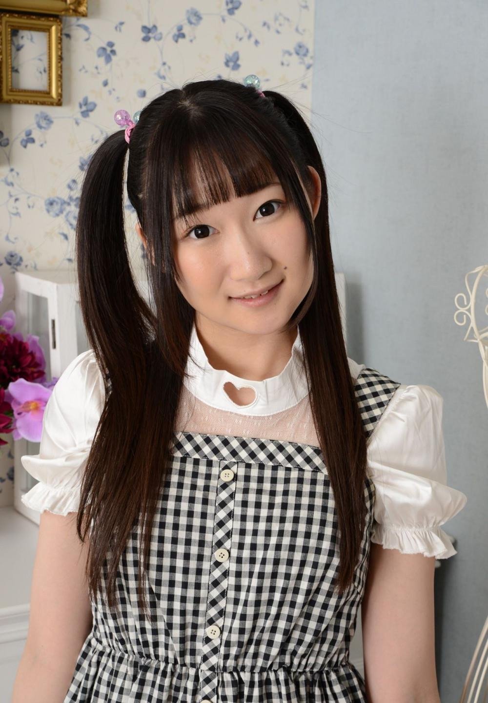 Ůͬѧ��ͷ͹�����˻��ܳ���