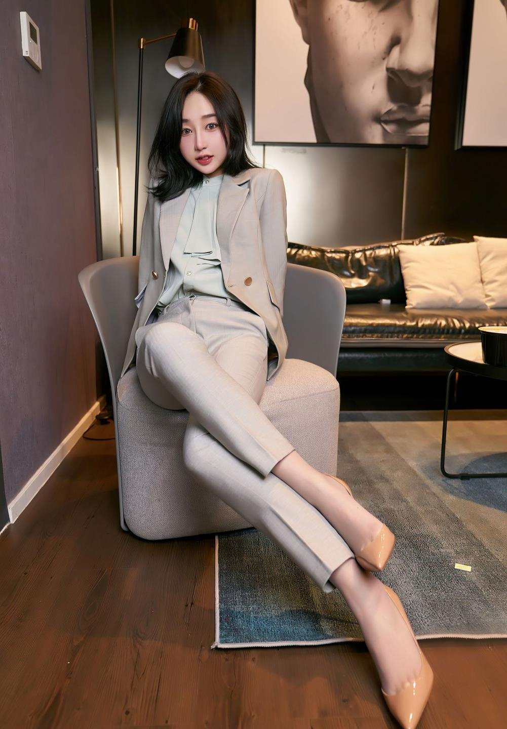 ZOZO女人与拘